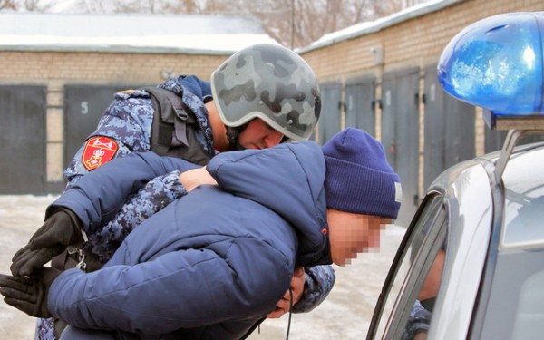 Неудачливого автовора из Оренбурга задержал хозяин взломанной машины