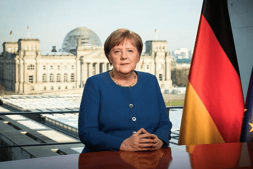 
Канцлер ФРГ Ангела Меркель не исключает, что вакцину от коронавируса нужно будет создавать постоянно		