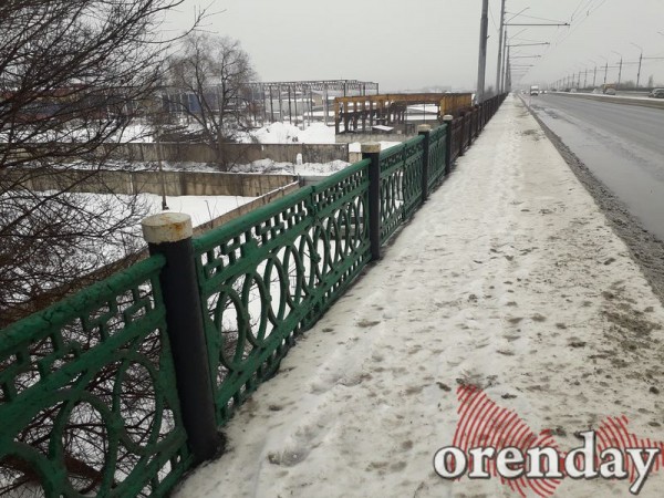 Ямы, лужи, швы: в каком состоянии в Оренбурге находится мост через ул. Шевченко на ул. Терешковой