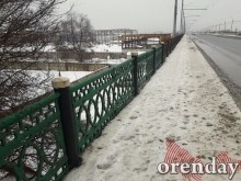 Ямы, лужи, швы: в каком состоянии в Оренбурге находится мост через ул. Шевченко на ул. Терешковой