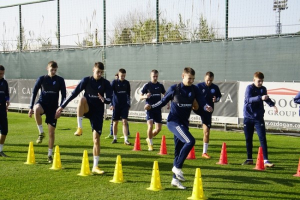 ФК "Оренбург" возобновляет сезон ФНЛ матчем с воронежским "Факелом"