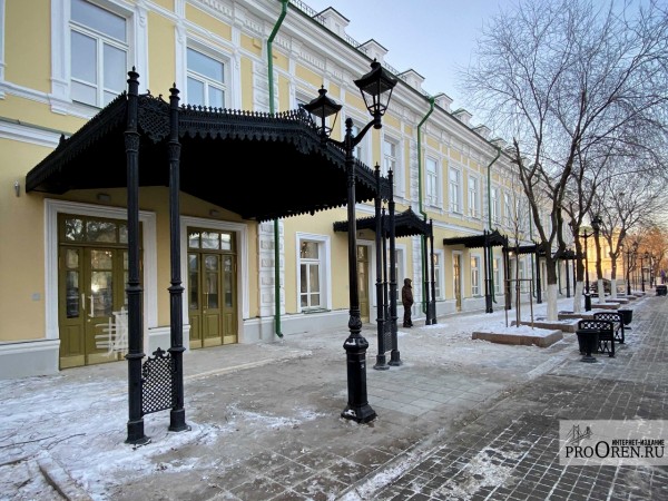 Минкульт Оренбуржья комментирует трещины на отремонтированном фасаде театра кукол