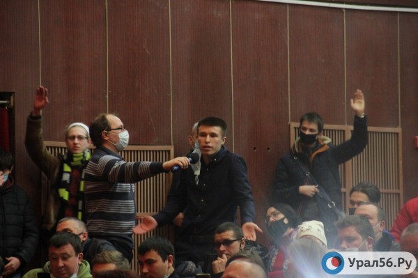 
&laquo;Когда умрет Жириновский, ЛДПР перестанет существовать&raquo;: На встречу с блогером и депутатом Николаем Бондаренко в Оренбурге пришли около 800 человек		