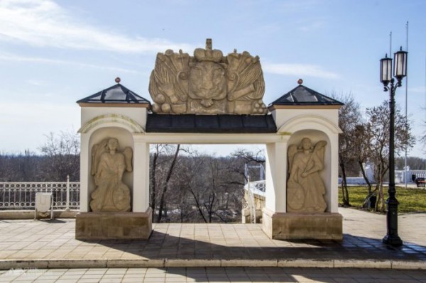 &laquo;Дьявол кроется в деталях&raquo;. Сергей Грачев раскритиковал работу мэрии и подрядчика по Елизаветинскому спуску