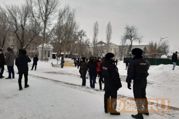 В Оренбурге проходит акция простеста в поддержку Навального