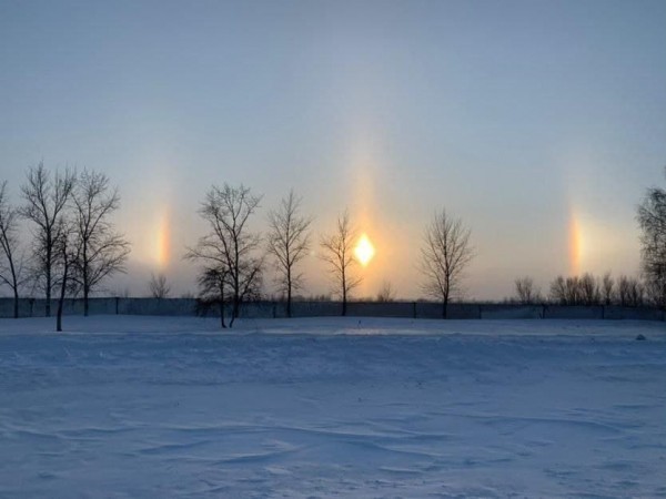 Оренбуржцы вновь наблюдали в небе зимнюю радугу или эффект гало Оренбуржцы вновь наблюдали в небе зимнюю радугу или эффект гало