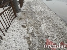 Ямы, лужи, швы: в каком состоянии в Оренбурге находится мост через ул. Шевченко на ул. Терешковой