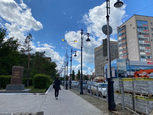 В Оренбурге на отремонтированных улицах установят металлические заборы