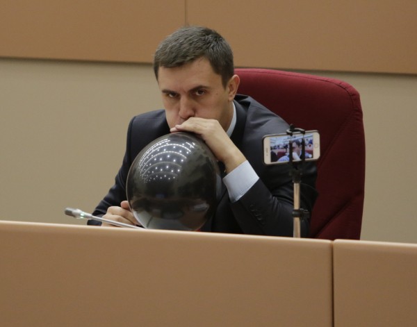 
&laquo;Когда умрет Жириновский, ЛДПР перестанет существовать&raquo;: На встречу с блогером и депутатом Николаем Бондаренко в Оренбурге пришли около 800 человек		