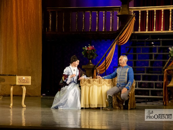 Солистка оренбургского театра музкомедии отметила 20-летие на сцене