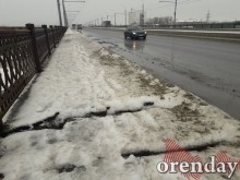 Ямы, лужи, швы: в каком состоянии в Оренбурге находится мост через ул. Шевченко на ул. Терешковой