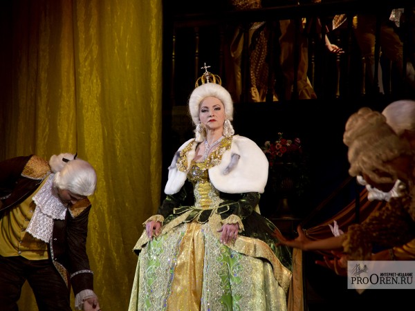 Солистка оренбургского театра музкомедии отметила 20-летие на сцене