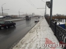 Ямы, лужи, швы: в каком состоянии в Оренбурге находится мост через ул. Шевченко на ул. Терешковой