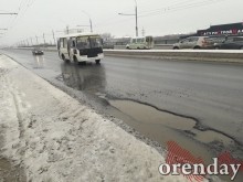 Ямы, лужи, швы: в каком состоянии в Оренбурге находится мост через ул. Шевченко на ул. Терешковой