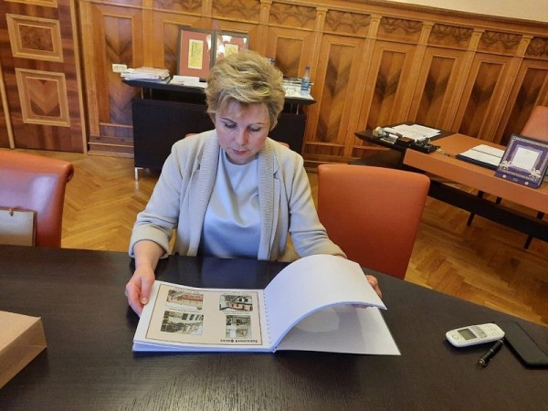 Дочерей Гагарина пригласили посетить дом-музей первого космонавта в Оренбурге