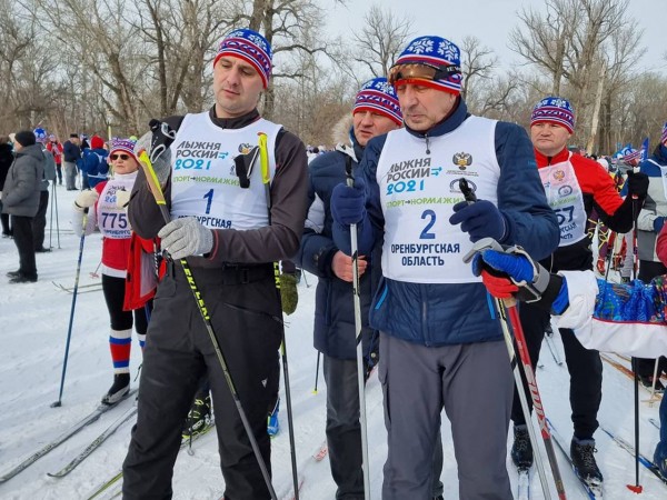 Губернатор Оренбуржья Денис Паслер принял участие в &laquo;Лыжне России&raquo;