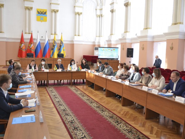 Оренбургский Горсовет подписал соглашения о сотрудничестве с четырьмя городами