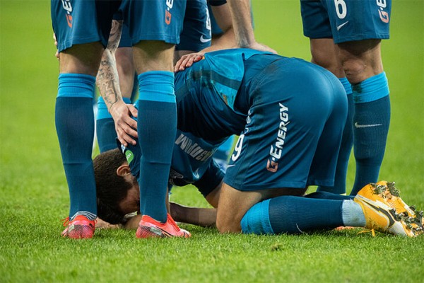 Экс-игрок "Оренбурга" Алексей Сутормин пронзительно обратился к скончавшемуся отцу