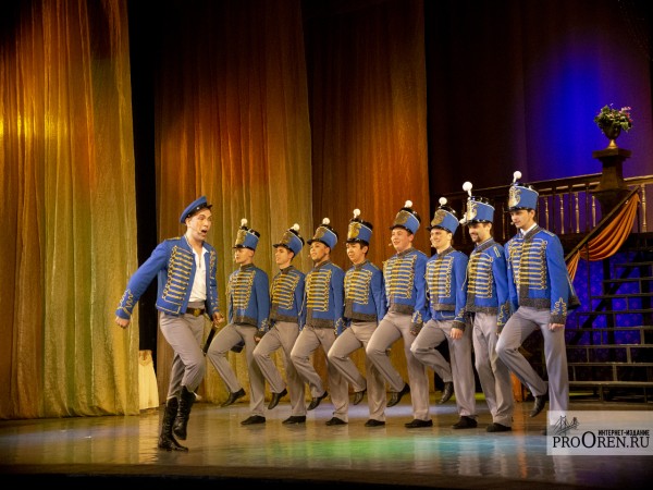 Солистка оренбургского театра музкомедии отметила 20-летие на сцене