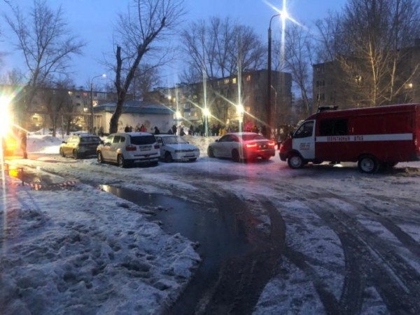 Пожар на Промысловом: в Оренбурге из многоэтажки эвакуировали более 50 человек