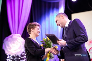 Денис Паслер наградил победительниц конкурса &laquo;Женщина Оренбуржья&raquo;