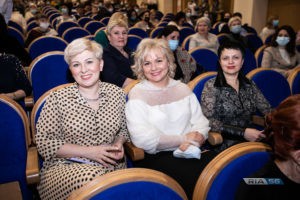 Денис Паслер наградил победительниц конкурса &laquo;Женщина Оренбуржья&raquo;