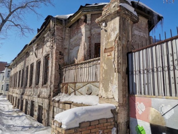 Ротшильд держит ответ: почему пожар в усадьбе Городисского вызвал столько вопросов, а власти молчат?