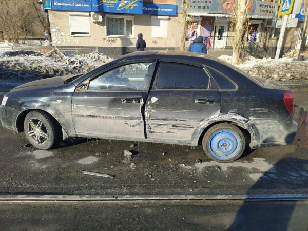 В Новотроицке не разъехались легковушка и трамвай 