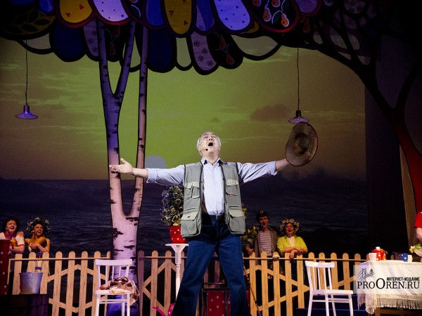 В оренбургской музкомедии состоялась премьера «Дачного романа» В оренбургской музкомедии состоялась премьера «Дачного романа»