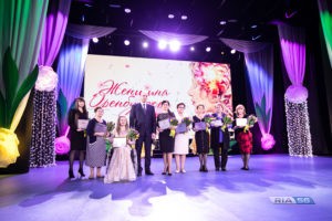 Денис Паслер наградил победительниц конкурса &laquo;Женщина Оренбуржья&raquo;