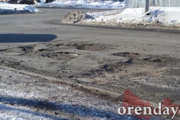 В Оренбурге почти месяц идет ямочный ремонт дорог: а вы заметили?