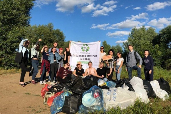 &laquo;Менять привычки &ndash; сложно и всем нам нужна поддержка&raquo;. Оренбургские волонтеры помогают приобщиться к раздельному сбору мусора.