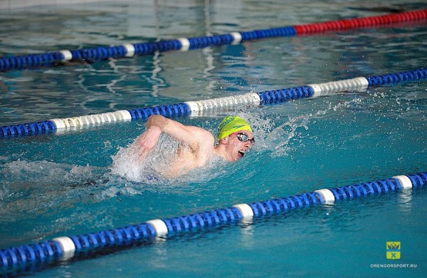 В Оренбурге проходят чемпионат и первенство города по плаванию