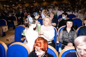 Денис Паслер наградил победительниц конкурса &laquo;Женщина Оренбуржья&raquo;