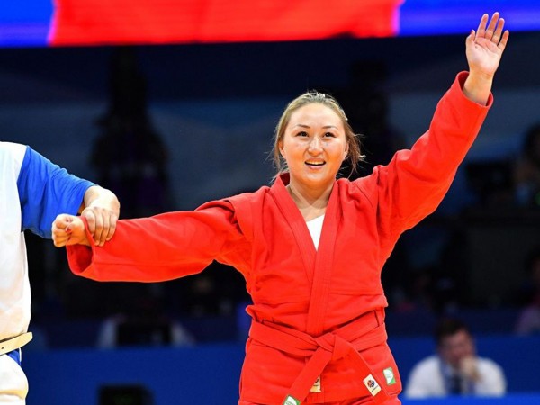 Оренбурженка Жанара Кусанова завоевала золото чемпионата России по самбо