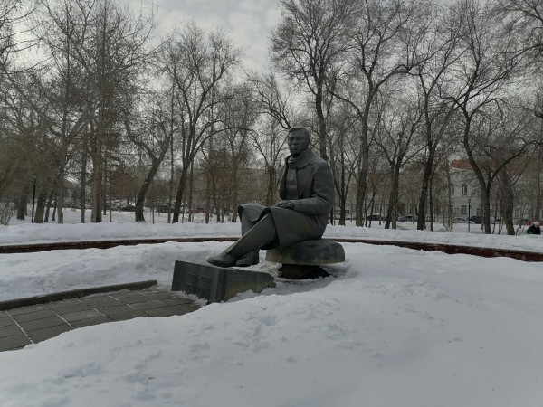 Памятные мероприятия в честь поэта антифашиста начались в Оренбуржье