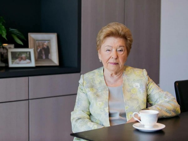 Денис Паслер поздравил с днем рождения супругу первого президента России Наину Ельцину