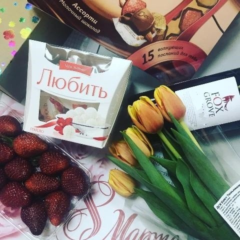 8 Марта уже близко: мужчины атакуют магазины