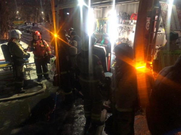 Пожар на Промысловом: в Оренбурге из многоэтажки эвакуировали более 50 человек