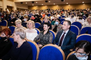 Денис Паслер наградил победительниц конкурса &laquo;Женщина Оренбуржья&raquo;