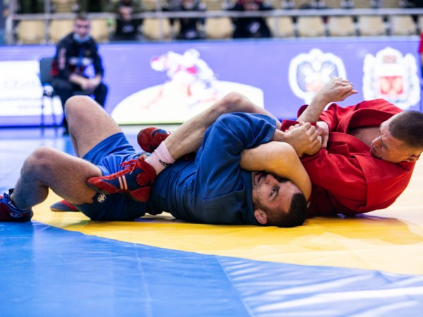 В Оренбуржье проходит чемпионат России по самбо