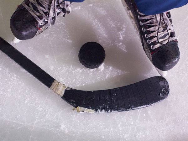 Десятилетние оренбургские хоккеисты устроили массовую драку во время матча