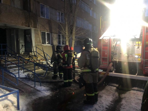 Пожар на Промысловом: в Оренбурге из многоэтажки эвакуировали более 50 человек