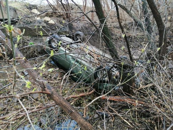 В Оренбуржье "Лада" сбила пешехода и опрокинулась в кювет