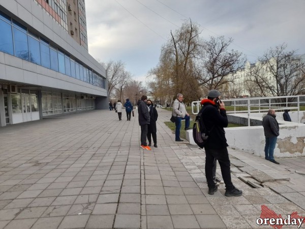 В Оренбурге сторонники Навального водили хоровод