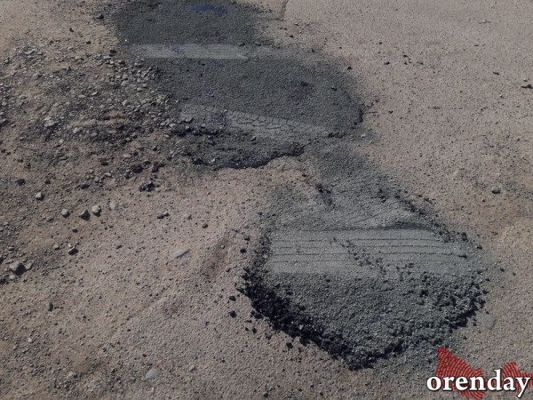 Оренбуржцы снова высказывают недовольство из-за качества ямочного ремонта