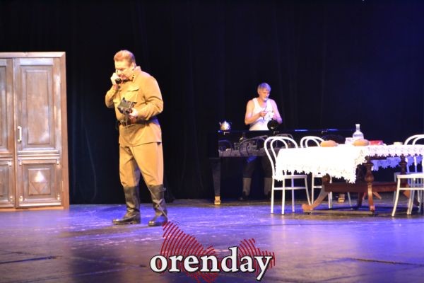 Вместо работы оренбургские вице-губернаторы играли в спектакле