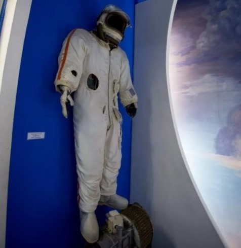 В Оренбурге не могут поделить скафандр Гагарина В Оренбурге не могут поделить скафандр Гагарина