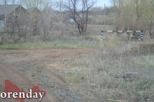 Жители Овощевода бьют тревогу: дорогу к озеру начали отсыпать асфальтовым срезом