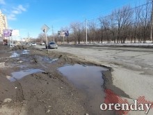 Ямы имени Паслера, Путина и прочих на дорогах Оренбурга экстренно подлатали